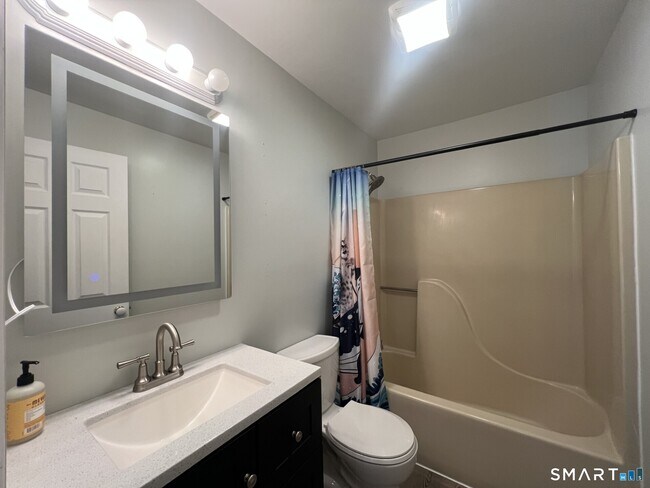 Building Photo - 505 Ashmead Cmns