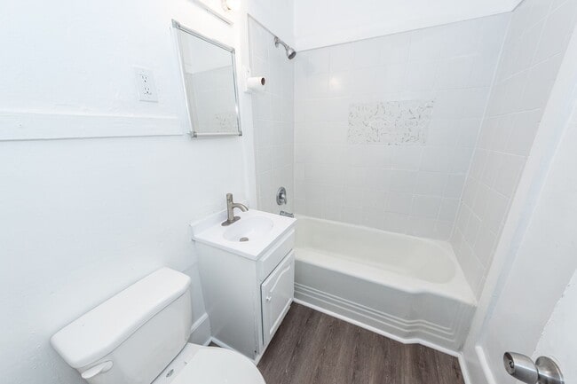 Building Photo - 3 Bedroom, 1 Bathroom Home in Dorchester Terrace - North Charleston