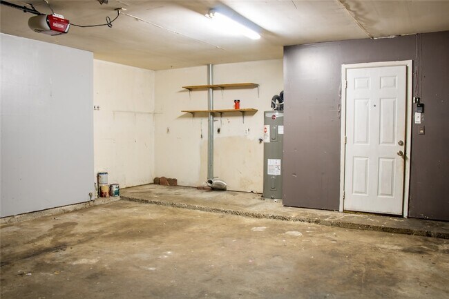 Building Photo - 8215 Lone Bridge Ln
