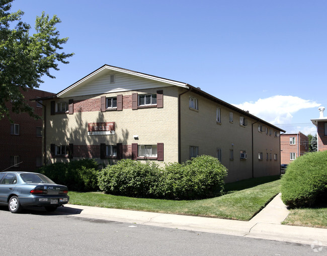 Building Photo - Maple Leaf Apartments