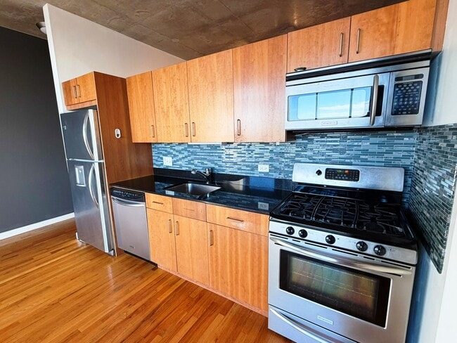 Building Photo - 1720 S Michigan Ave