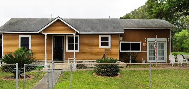 Building Photo - 231 Ferris Ave