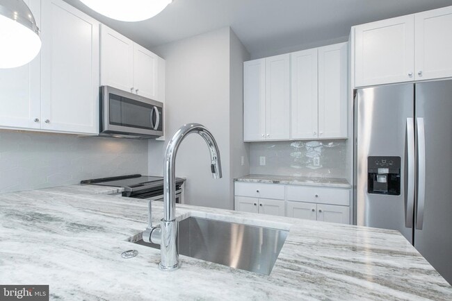 Building Photo - 45 W Haines St