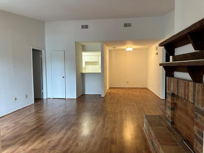 Building Photo - 10555 Turtlewood Ct