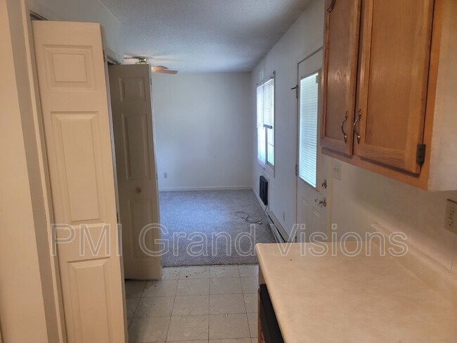 Building Photo - 1305 18th St
