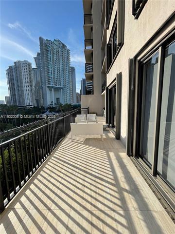 Building Photo - 540 Brickell Key Dr