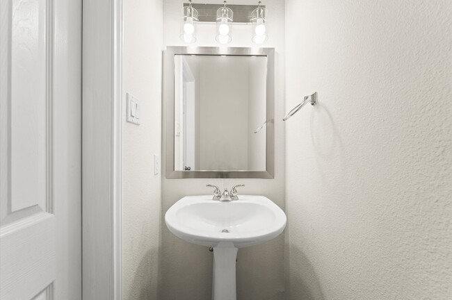 Building Photo - 21231 Rush Hollow Ct