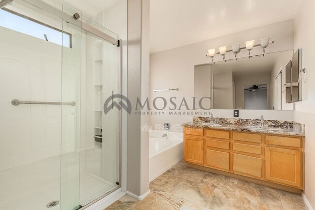 Building Photo - 2737 E La Costa Dr