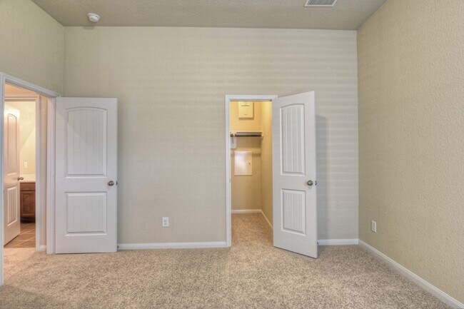 Building Photo - 21644 Lexor Dr