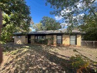 Building Photo - 1228 Carol Ln