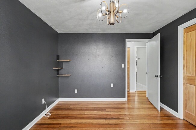 Building Photo - 4 bed, 2 bath single-level home in quiet West Salem neighborhood!