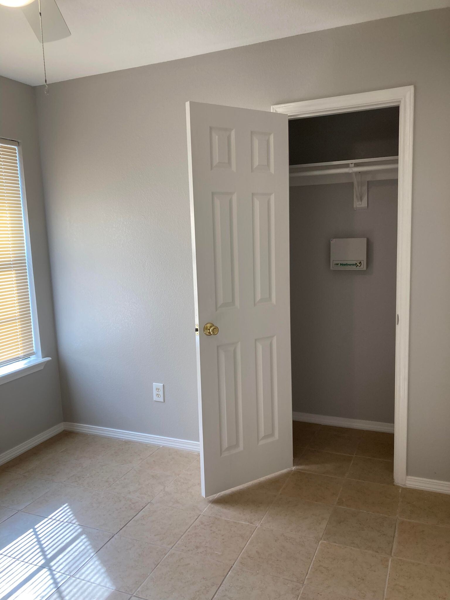 Building Photo - 521 Amigos Ln