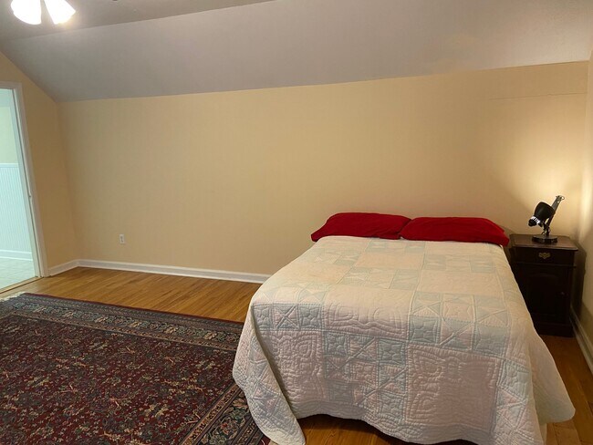 Building Photo - 3069 Colonial Way