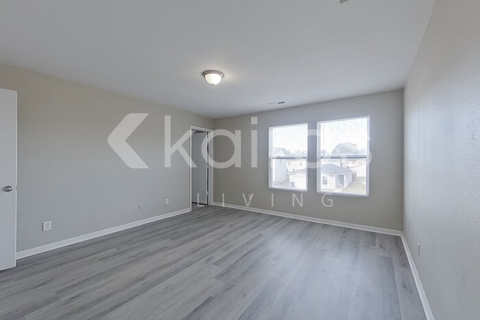 Building Photo - 100 Farmington Dr