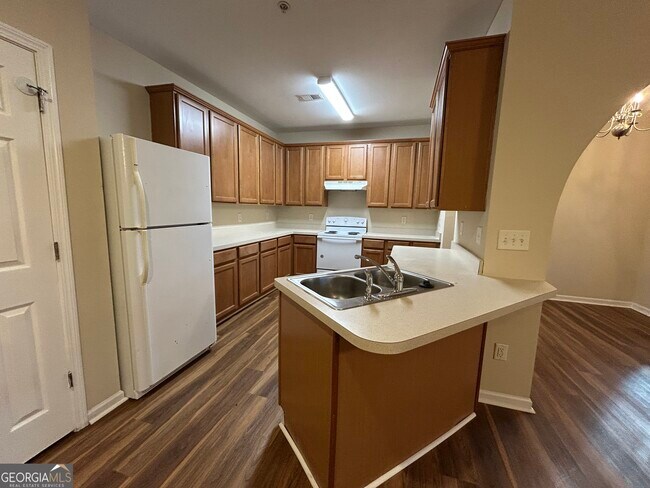 Building Photo - 200 Ranier Ct.