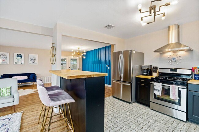 Building Photo - Casita Cerritos - Pool, Jacuzzi, and Pet Friendly! (Monthly Only - No Long Term)