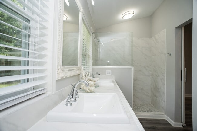 Building Photo - 109 Walnut St