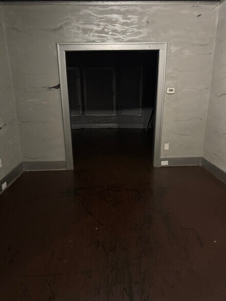 Building Photo - 5036 Dailey Ave