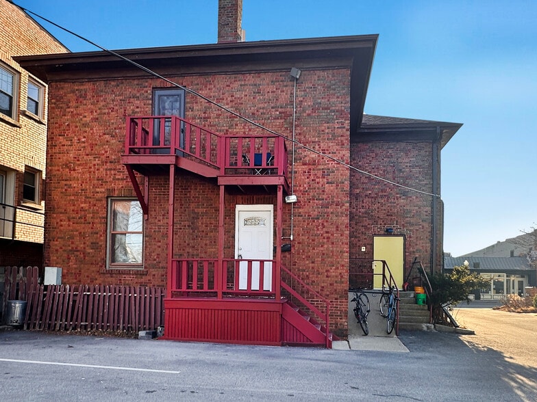 Building Photo - 1914 Monroe St