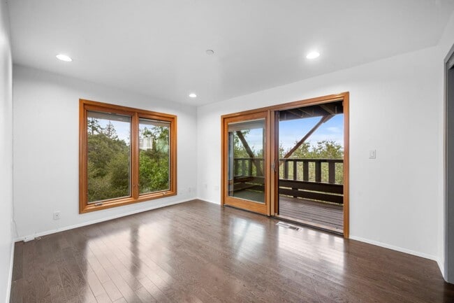 Building Photo - 15 Anson Rd