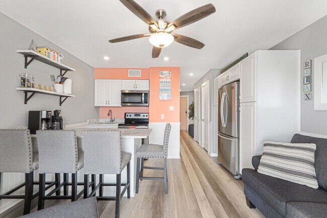 Building Photo - 3938 Surfside Blvd