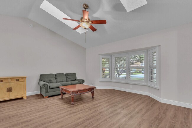 Building Photo - 18791 Misty Lake Dr
