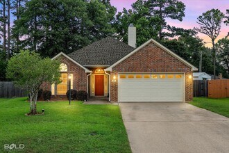 Building Photo - 126 Satinwood Cir