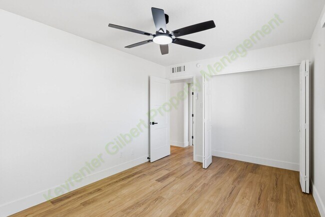 Building Photo - Updated South Scottsdale Gem Near Old Town – No HOA!