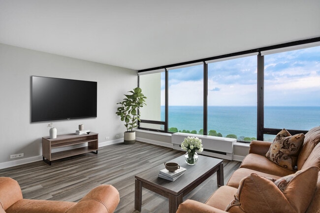 Building Photo - 5445 N Sheridan Rd