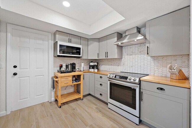 Building Photo - 11828 171st Ln N