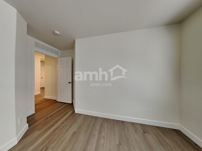 Building Photo - 12821 W Myer Ln