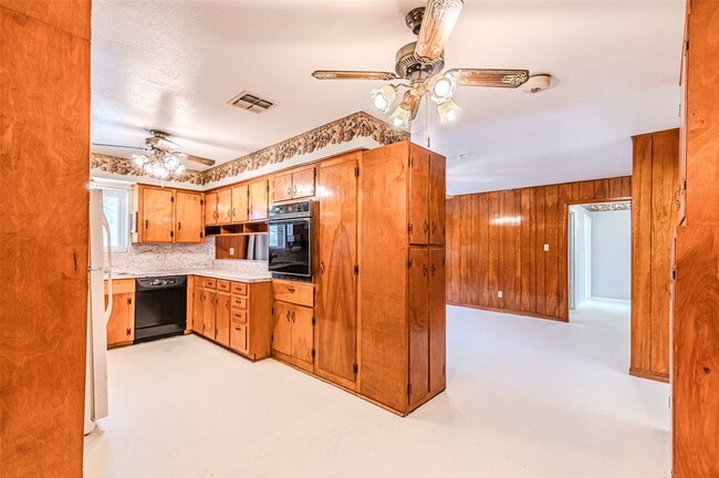 Building Photo - 1126 10th St