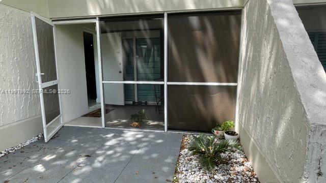 Building Photo - 100 Lakeview Dr