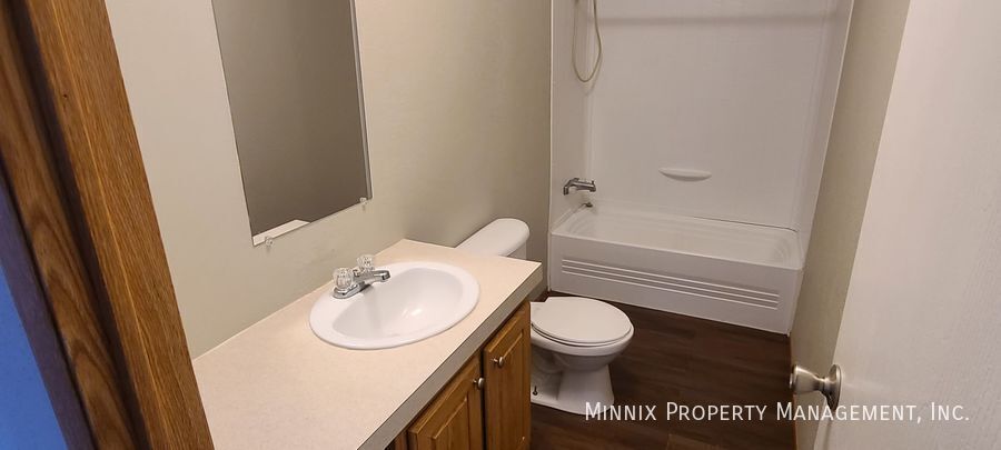 Building Photo - 304 SE 4th St