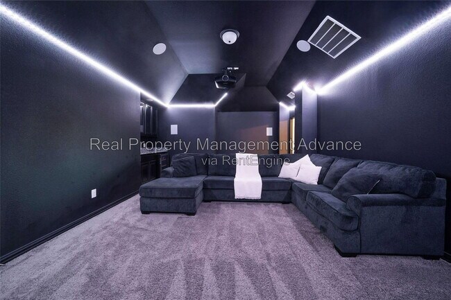 Building Photo - 308 Winding Creek Ln