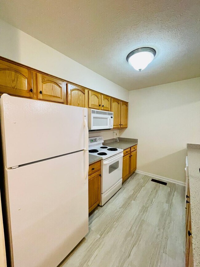 Building Photo - 4022 Dalt Dr