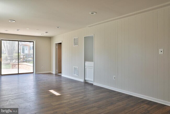 Building Photo - 5423 Rilian Ct