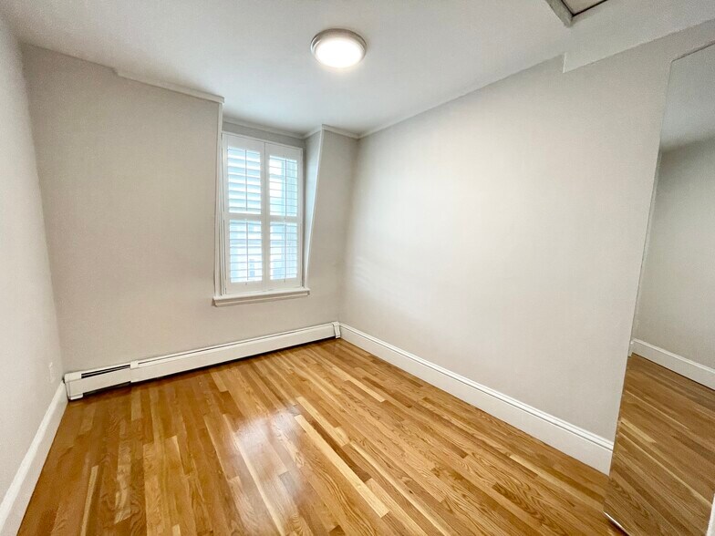 Building Photo - 130 P St