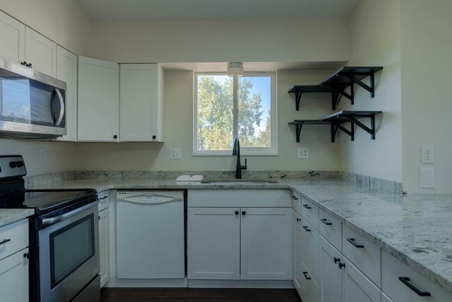 Building Photo - 7875 Chimney Terrace