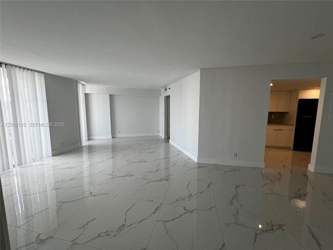 Building Photo - 3300 NE 192 St