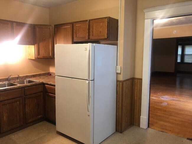 Building Photo - 2937-2939 Fremont Avenue North