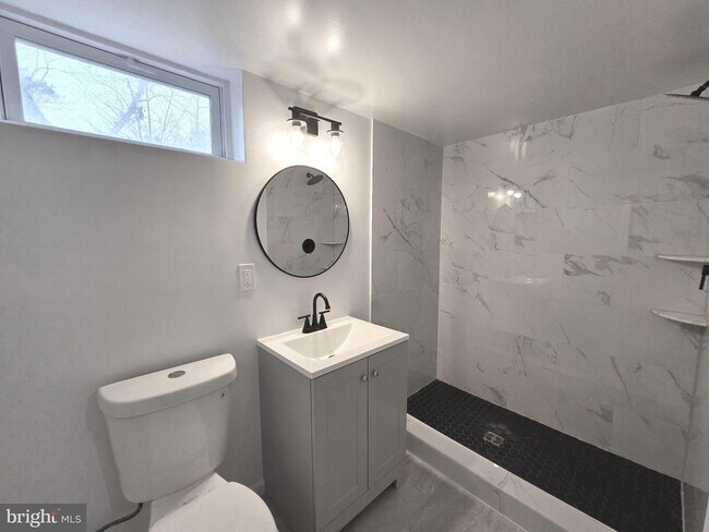 Building Photo - 5019 Leland Dr