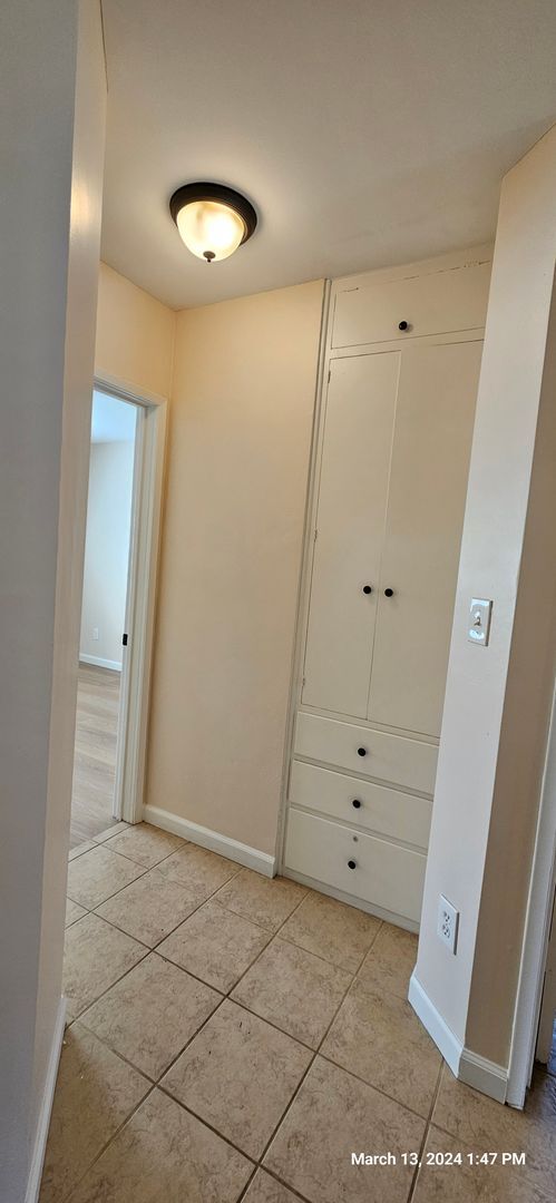 Building Photo - Charming Updated Single Story Home is Cent...