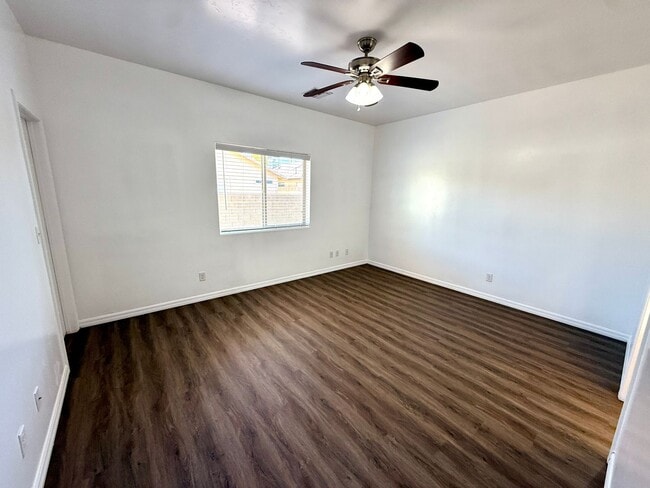 Building Photo - Great 3 Bedroom, 2 Bathroom Home Centrally Located- Available Now!