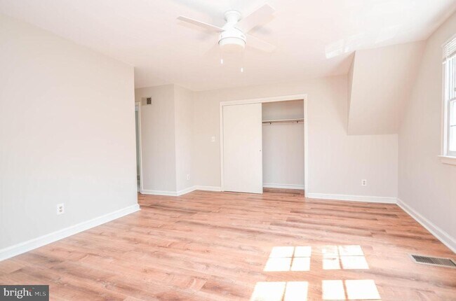 Building Photo - 9107 Lindale Dr