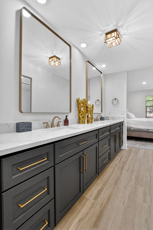 Building Photo - 7917 La Mirada Dr