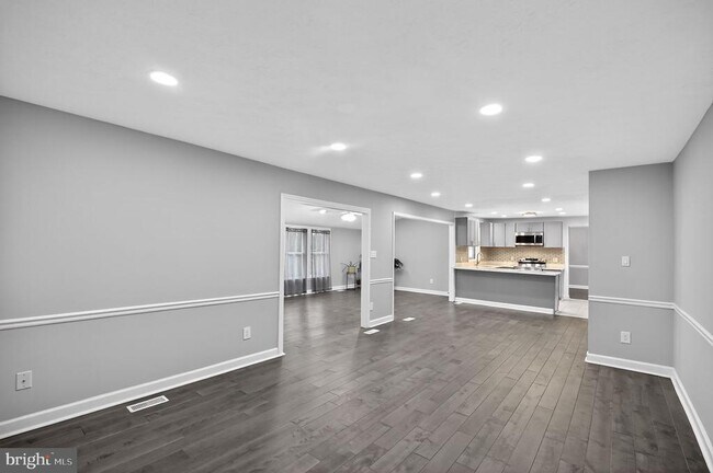 Building Photo - 7609 Croydon Pl