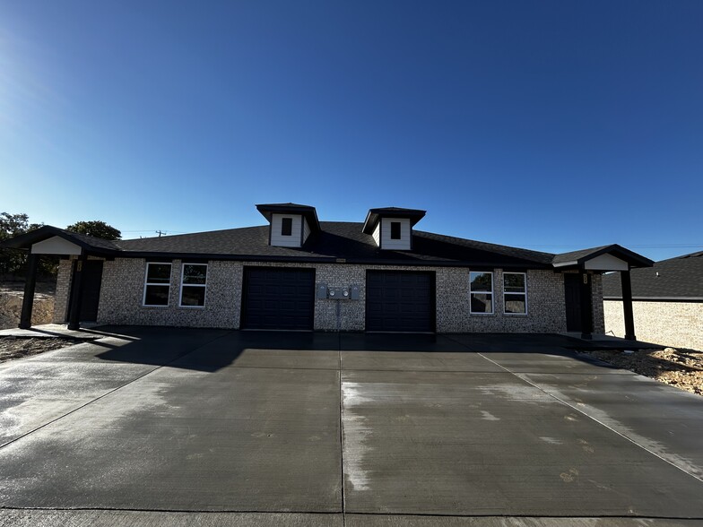 Building Photo - 10024 Highway 199 W