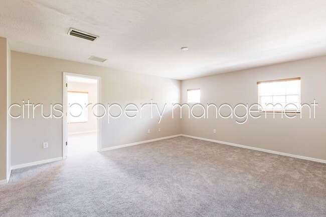 Building Photo - Spacious 4/3 in Independence Available Now!