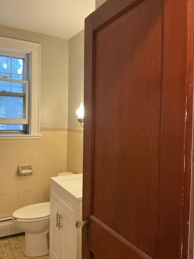 Building Photo - 73 Stack St